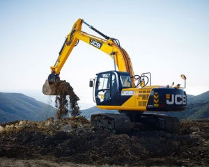 JCB JS200 Excavator digging