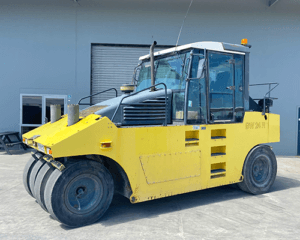 Bomag BW24R Roller left view