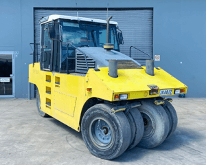 Bomag BW24R Roller front view with tyres at an angle