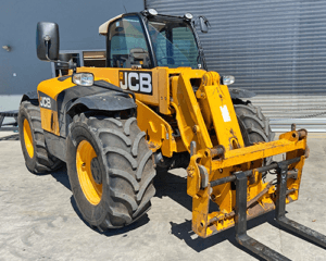 2012 JCB 541-70 Telehandler front right view with forks attached